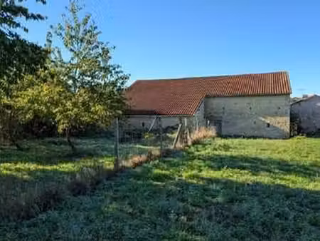 vente maison à sauzé-vaussais (79190) : à vendre / sauzé-vaussais