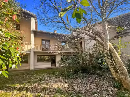 vente propriété 5 pièces 200 m² à larrazet (82500)  149 000 €