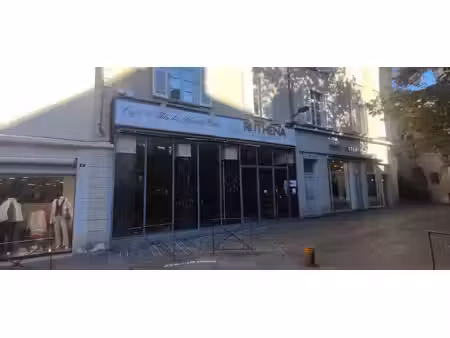 local commercial 52 m² – centre-ville historique – belle visibilité