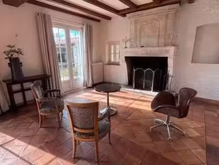 vente maison à saujon (17600) : à vendre / 254m² saujon