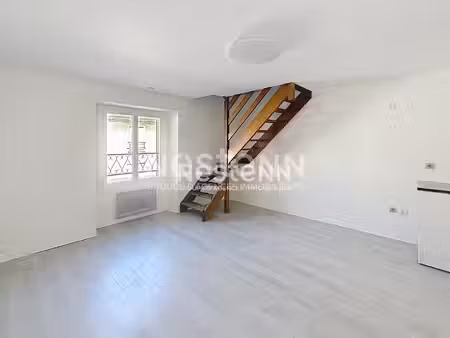 a louer à longjumeau  duplex avec place de parking privative