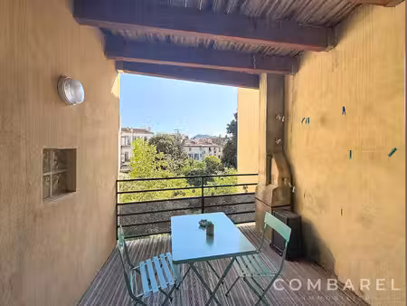 studio avec terrasse dans le centre ville de la ciotat
