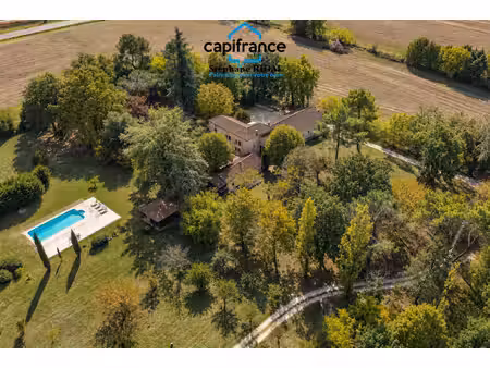 propriete à vendre 10 pièces montayral (47) de 255m2 habitables avec 1 6ha de terrain pays