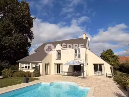 maison d'une superficie habitable de 193 m²  à saint-denis-en-val