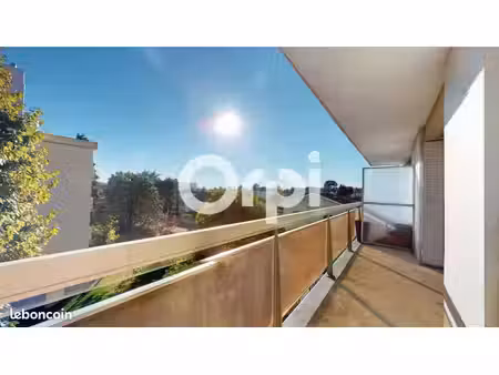 studio 1 pièce 32 m²
