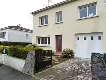 location maison à la roche-sur-yon le bourg sous la roche (85000) : à louer / 101m² la roc