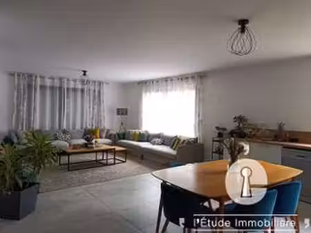 location maison à laval (53000) : à louer / 137m² laval