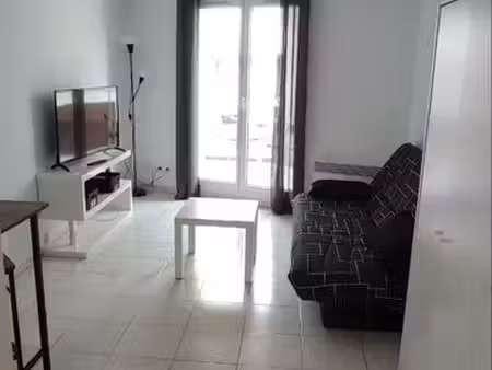studio meublé avec balcon