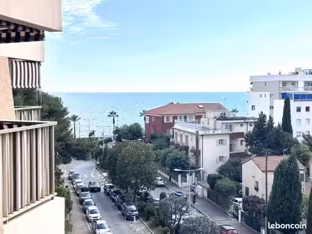 studio 1 pièce 28 m²