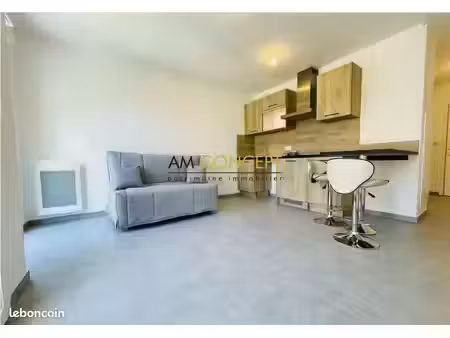 studio 1 pièce 25 m²