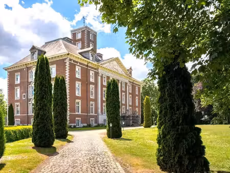 appartement à rénover au château de lexhy – 135 m²