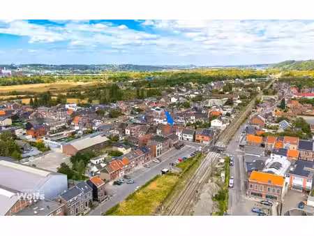 immeuble au beau potentiel !