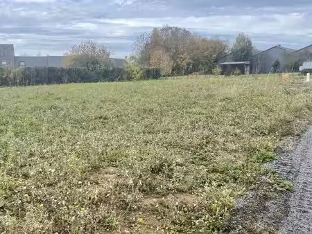 terrain à bâtir de 458 m² à la membrolle-sur-longuenee (49)