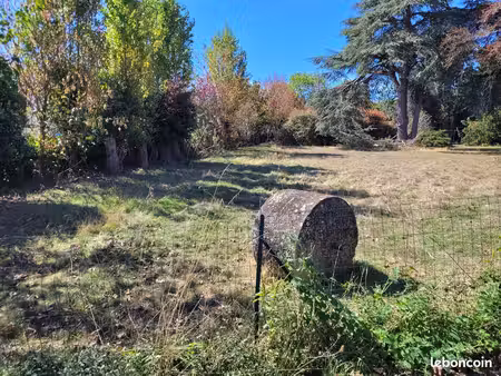 terrain a vibialiser de 600 m² libre de constructeur