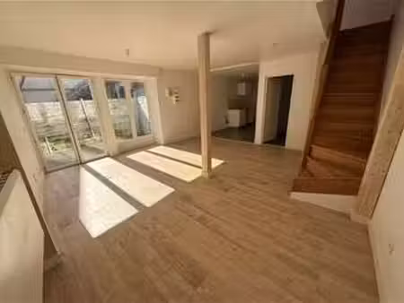 location maison à saint-méen-le-grand (35290) : à louer / 90m² saint-méen-le-grand