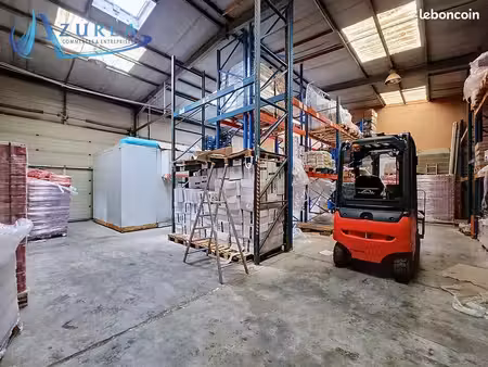 entrepot - logistique 290 m² contes