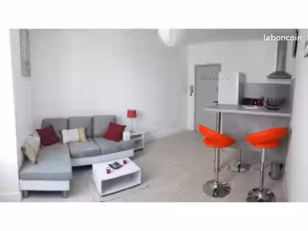 t2 meublé 33m2 au calme à eyragues