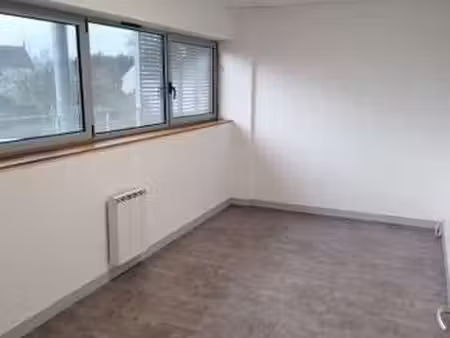 location bureaux et commerces à bréal-sous-montfort (35310) : à louer / 100m² bréal-sous-m
