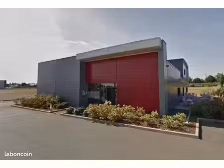 local commercial 609 m²