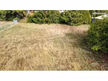 terrain 942 m² selles