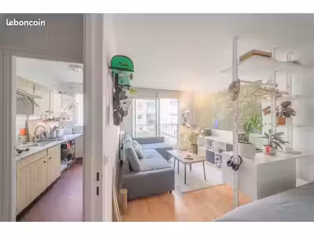 appartement meublé dans le 12ème refait à neuf  vue sur cour  location au mois