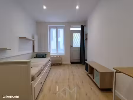 studio 1 pièce 19 m²