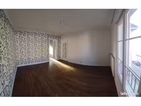 grand appartement tres lumineux falaise rue trinite 44 m² disponible 1er janvier 2027