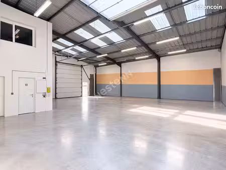 local 370 m² cantenay epinard