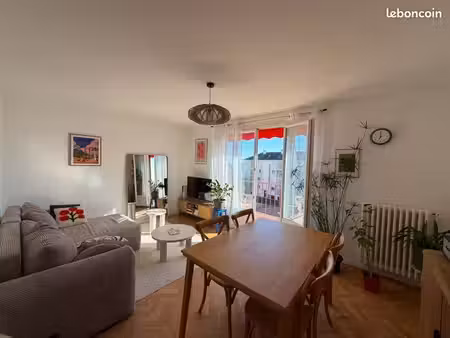 appartement t4 – 73 m² – saumur  quartier château  non meublé