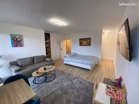 studio 32m2 rénové + balcon + clim