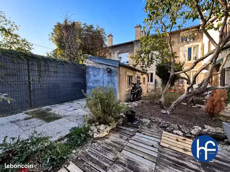 t3 en duplex avec parking  extérieur  dépendance et cave