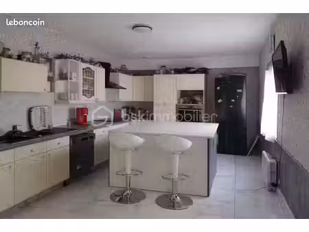 maison 8 pièces 160 m²