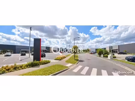local 1850 m² fagnières