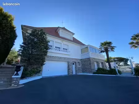 maison 7 pièces 281 m² à saint-lo