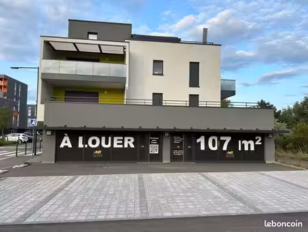 local tout équipé de 108m2 à louer à audun-le-tiche