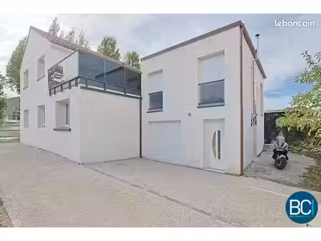 maison 8 pièces 202 m²