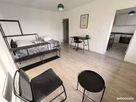vente grand studio lumineux 33m2 avec balcon