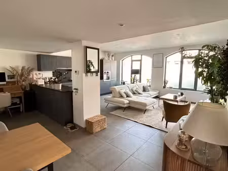 appartement pépinière avec terrasse et garage
