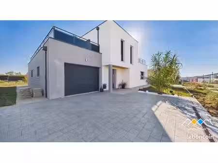 maison 7 pièces 220 m²