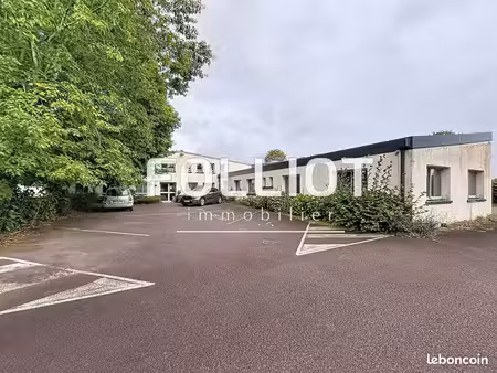 local commercial 800 m² bourgvallees