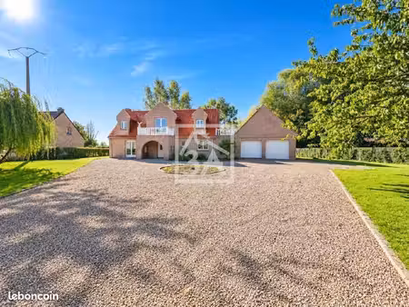 propriété 6 pièces 181 m²