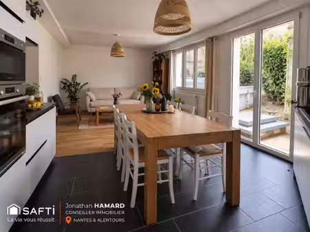 nantes – zola | le confort d'un appartement clé en main  entre terrasse et jardin arboré