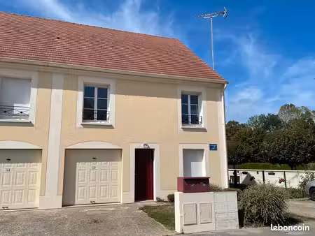 clairoix appartement 3 pièces de 68 90 m² avec balcon et garage
