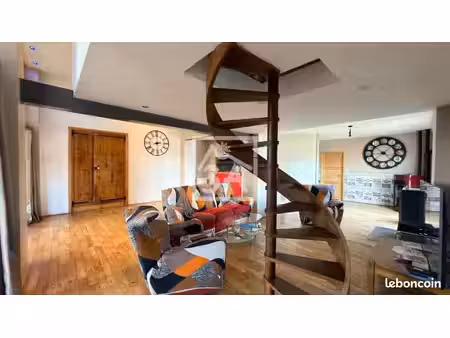 maison 6 pièces 210 m²