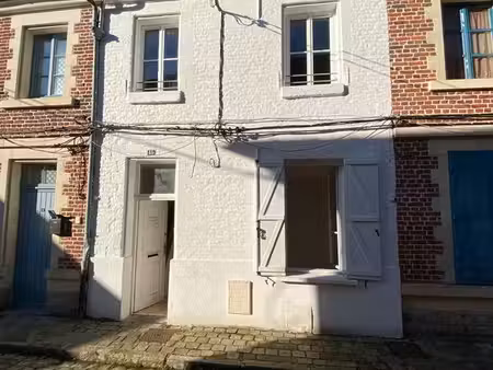 maison charmante 2 chambres - 3 niveaux - centre ville - calme assuré