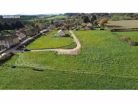 terrain 561 m² saint-hilaire-la-croix
