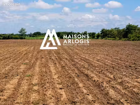 terrain 560 m² staple