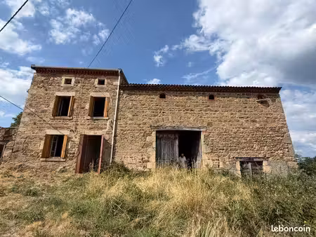 maison le sopt condat-les-montboissier corp de ferme potentiel énorme avec travaux à rénov