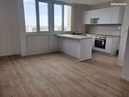 t2 rénové 53 m² – dpe c – métro fort de mons au pied