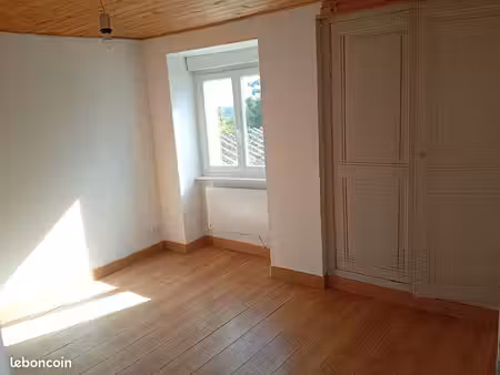 maison 4 pièces 74 m2 craon proche des grandes surfaces
